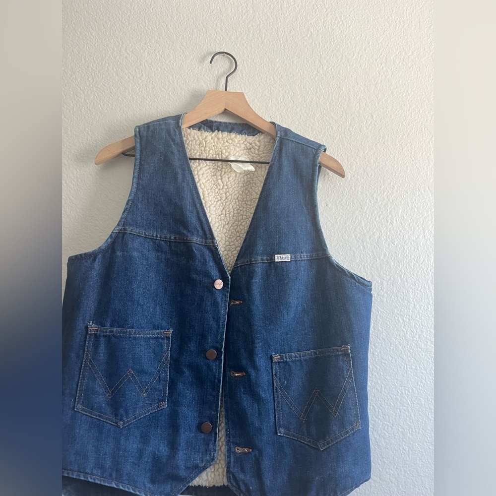 Vintage wrangler Sherpa lined denim vest
